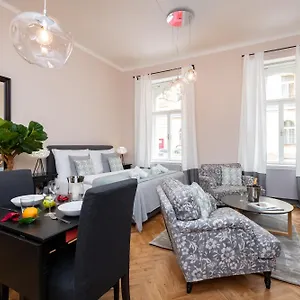 Apartahotel Garden By Tkc, Praga