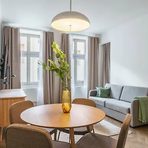 Aparthotel Limehome Halkova, Prague